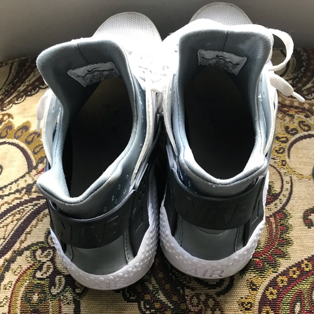 Men Huraces shoes